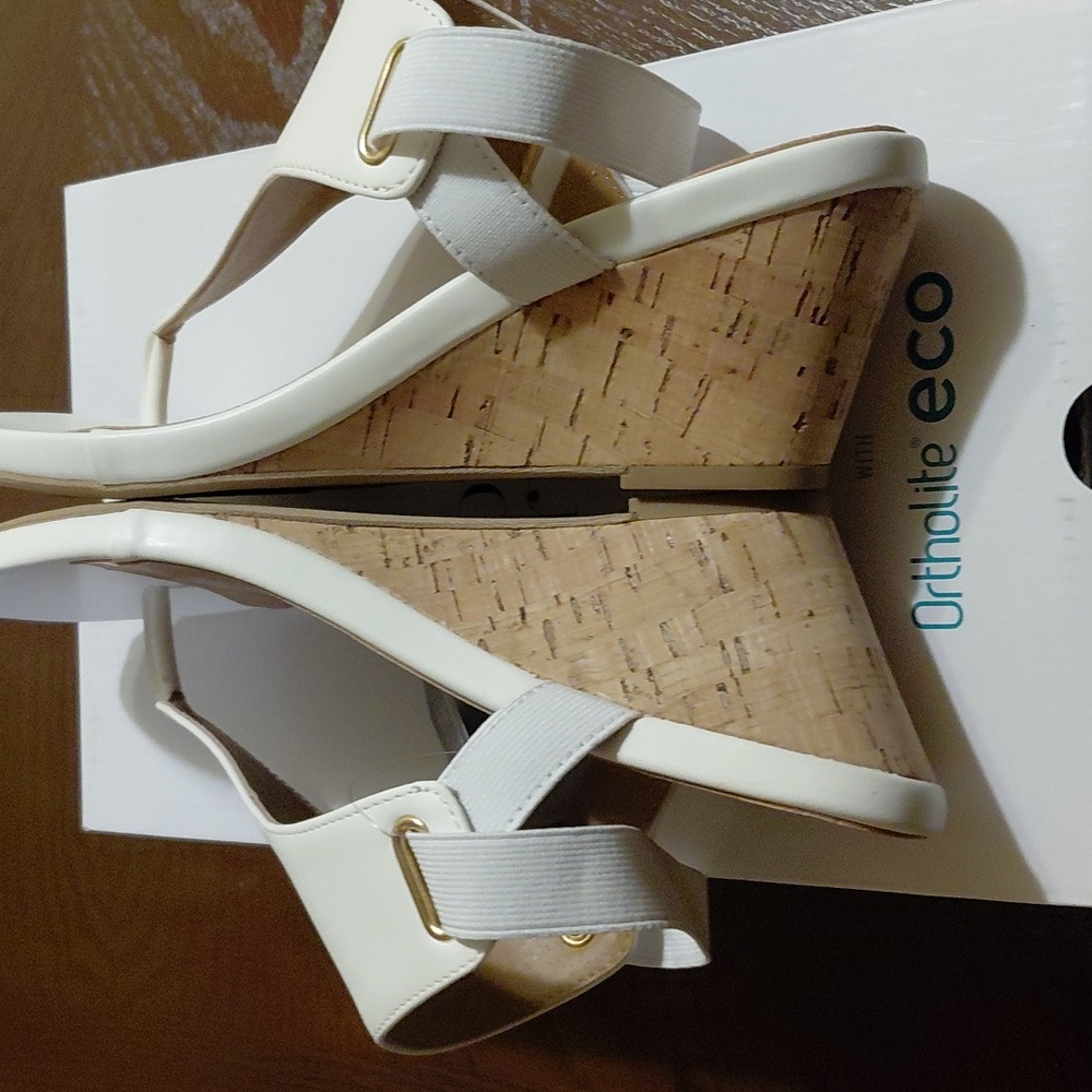 Croft & Barrow Women Sandals New. - Picture 3 of 8
